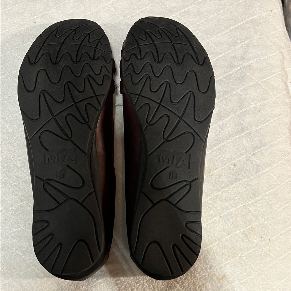 MIA Brown Leather Bow Accent Flats with Gold Buckle - Picture 3 of 6